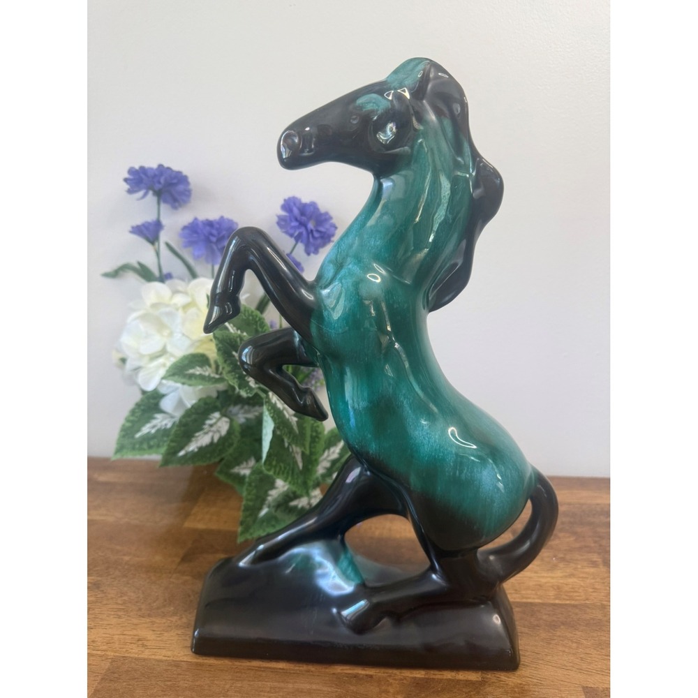 Vintage Blue Mountain Pottery Horse Figurine Green & Black Glaze BMP‎ Canadian